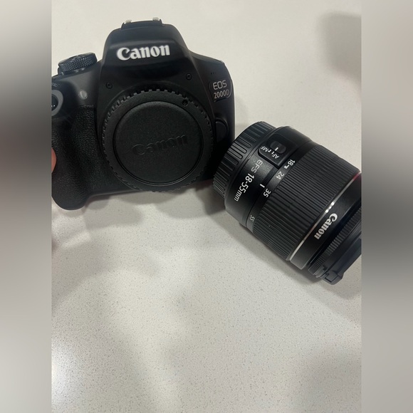 Canon EOS 2000D Black Camera with EF-S 18-55mm Lens - Picture 7 of 13